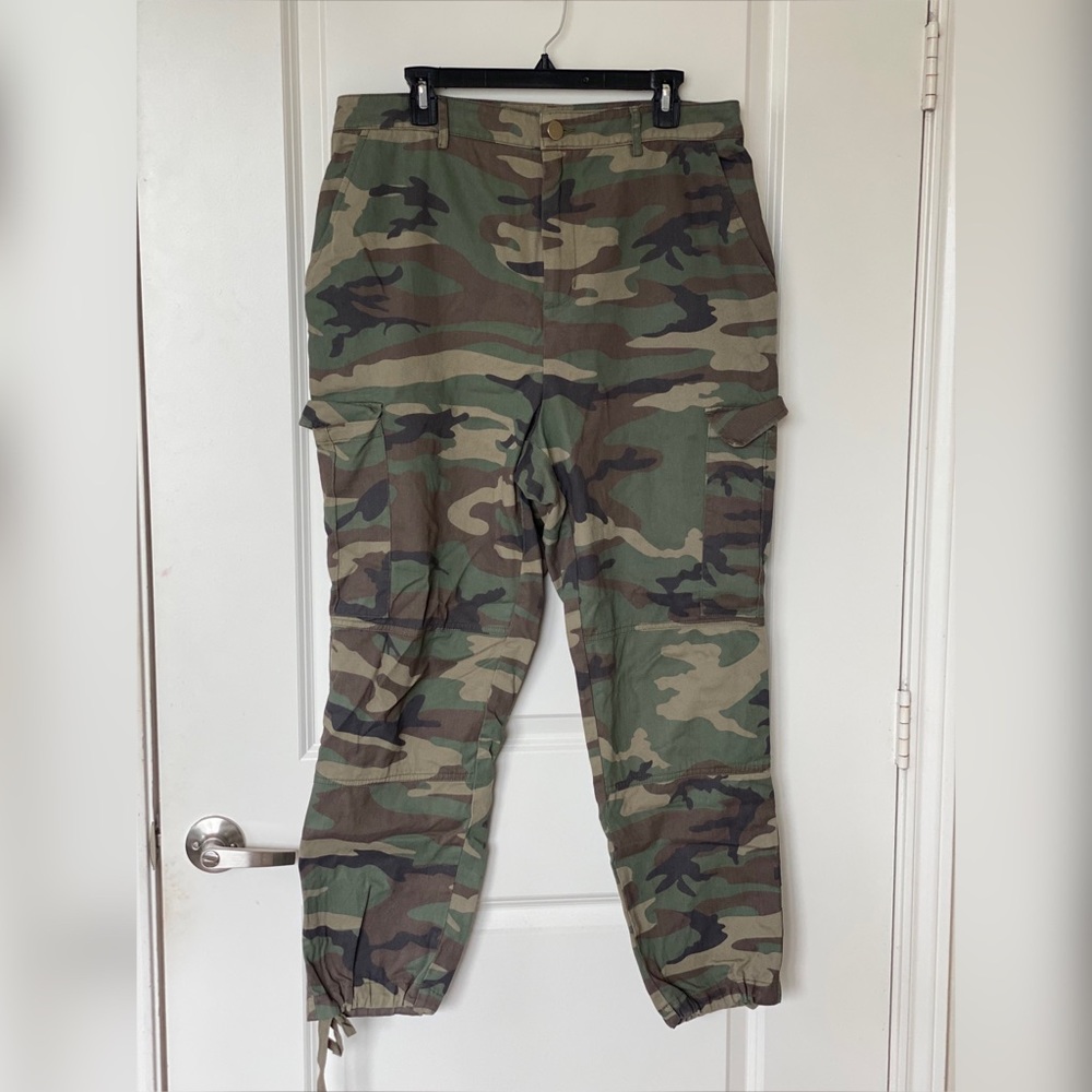 Forever 21+, 0X Camo Cargo pants